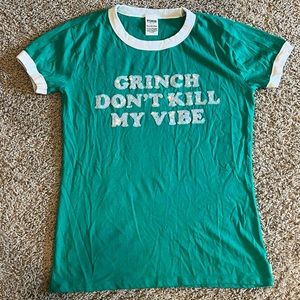 Victoria’s Secret PINK “Grinch Don’t Kill My Vibe” Tee, SMALL